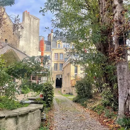 Studio Avec Terrasse - Centre Historique *